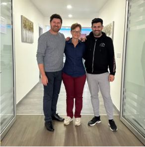 从左至右Markus Klotz、Silke Fischer 和 Constantinos Georgiou